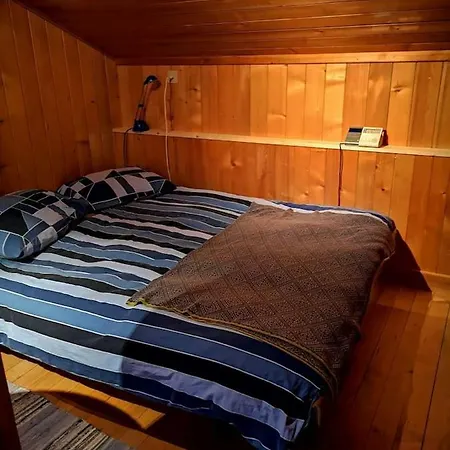 וילה Gorgeous And Spacious Chalet Near The Center