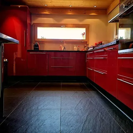 וילה Gorgeous And Spacious Chalet Near The Center