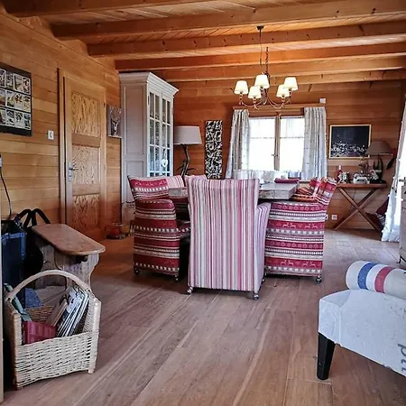 Gorgeous And Spacious Chalet Near The Center Villa *